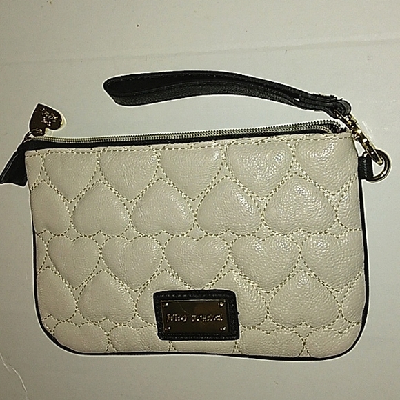 ★Brand New★BETSEY JOHNSON Large Quilted Hearts "M" initial Wristlet★Rare★ - Picture 16 of 16